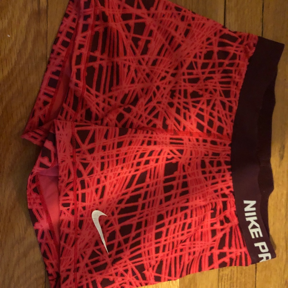 Patterned nike pro spandex in great condition